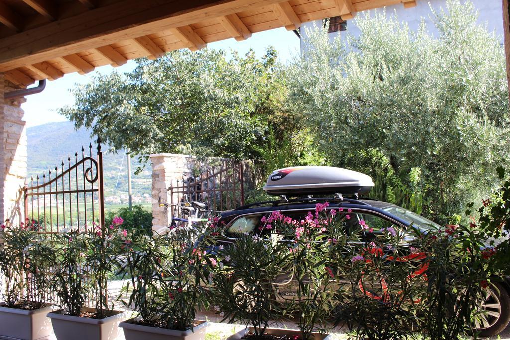 Giardino Degli Ulivi Apartment Caprino Veronese Exterior photo